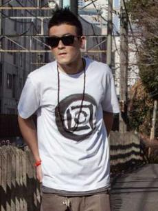 资讯《明星八卦-陈冠希发飙怒骂时尚博主:婊子